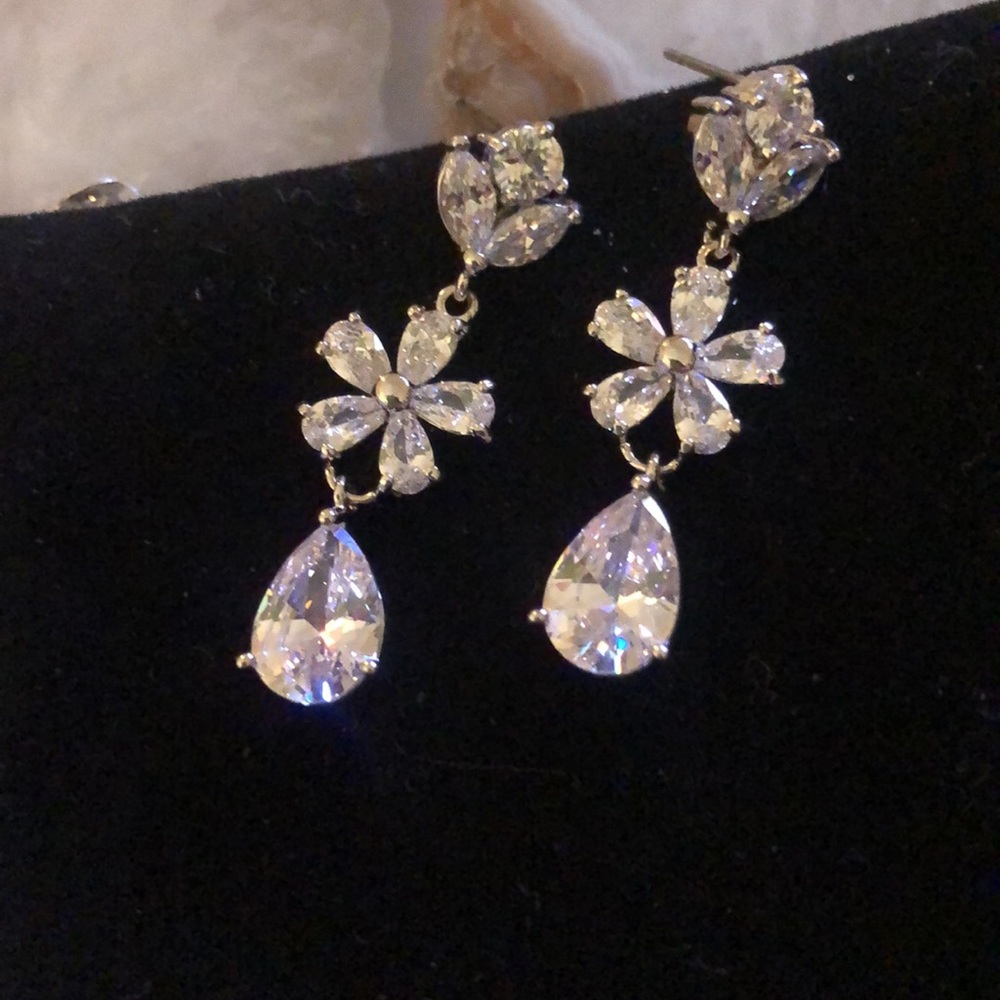 Perfect Bridal Cubic Zirconia Earrings,NWT